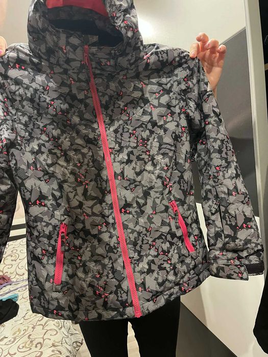 Продавам детско яке MCkinley