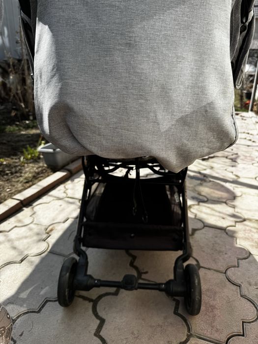 Продам прогулочную коляску
