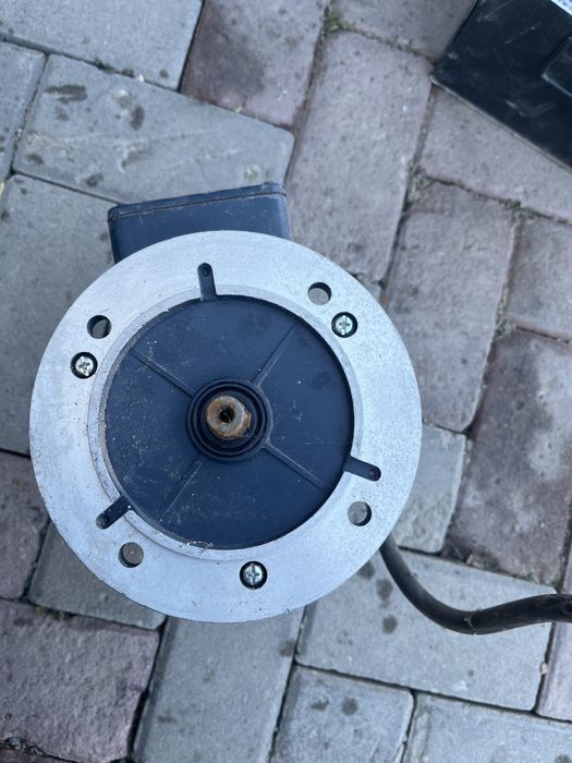 Электродвигатель