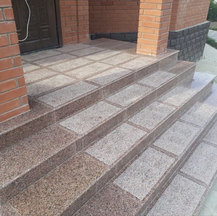 Лестницы перила балясина гранит мрамор травертин