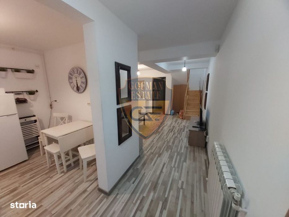 Duplex: P+1+Mansarda: 100mp utili + 100mp curte/parcare , Mamaia Nord,