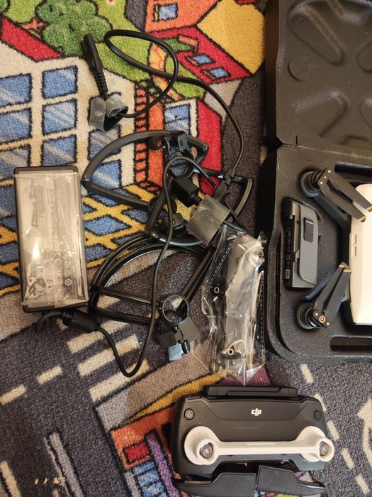 Dronă DJI Spark plus accesorii