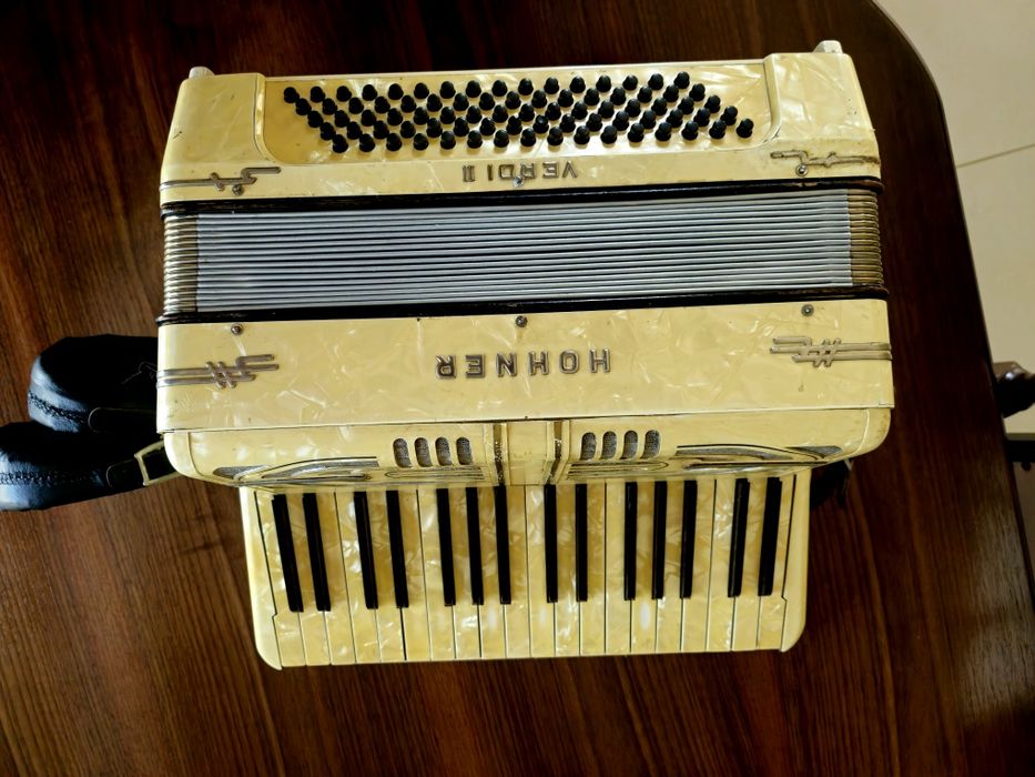 Acordeon  Hohner Verdi 2 cu 80 basi bandonat