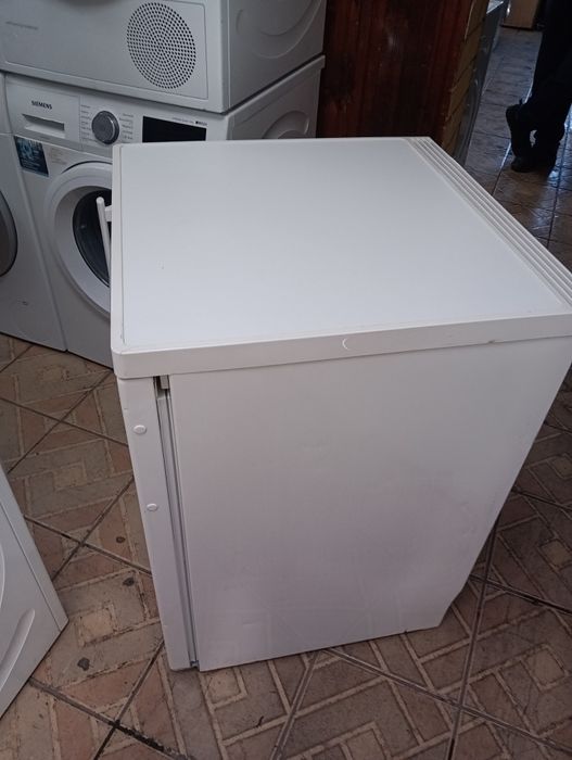 Малък хладилник фреш зона Liebherr с две години гаранция!