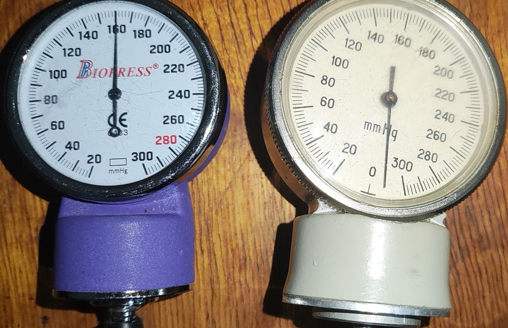 .Тонометры. От тонометра запчасти. Пояса Юнусабад