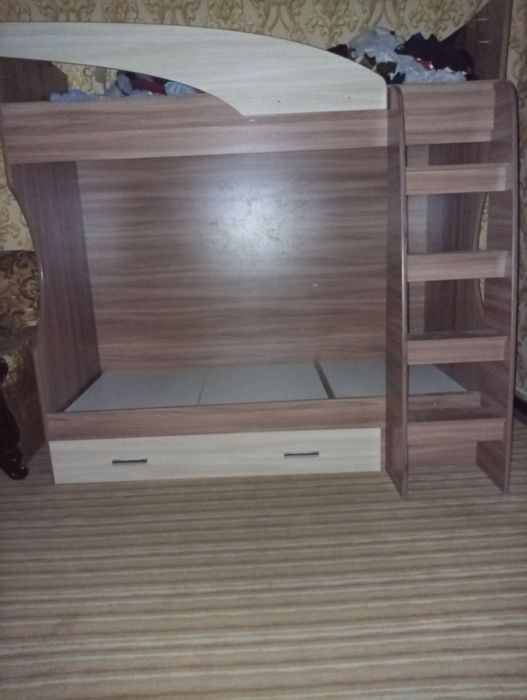 Двухъярусная кровать
