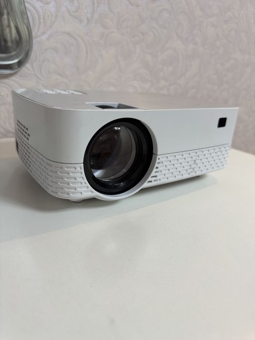 Проектор Yefound