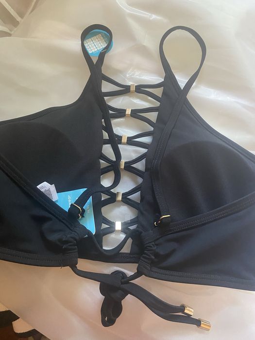 Bustiera, sutien costum de baie - surf