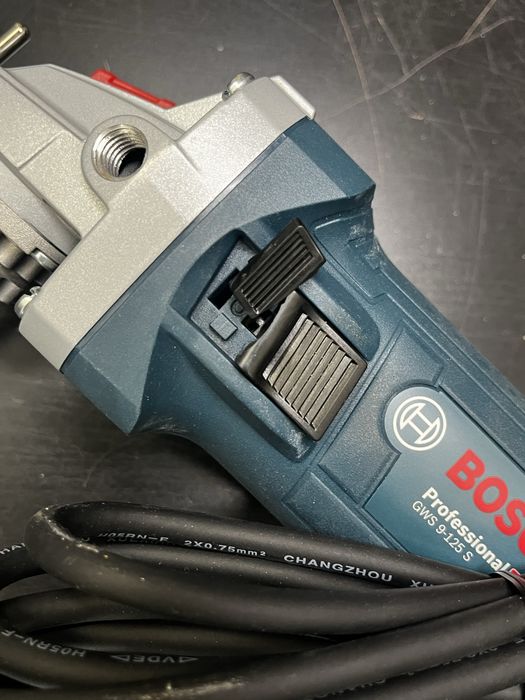 Bosch PRO GWS 9-125 S Polizor unghiular Defect buton / functional