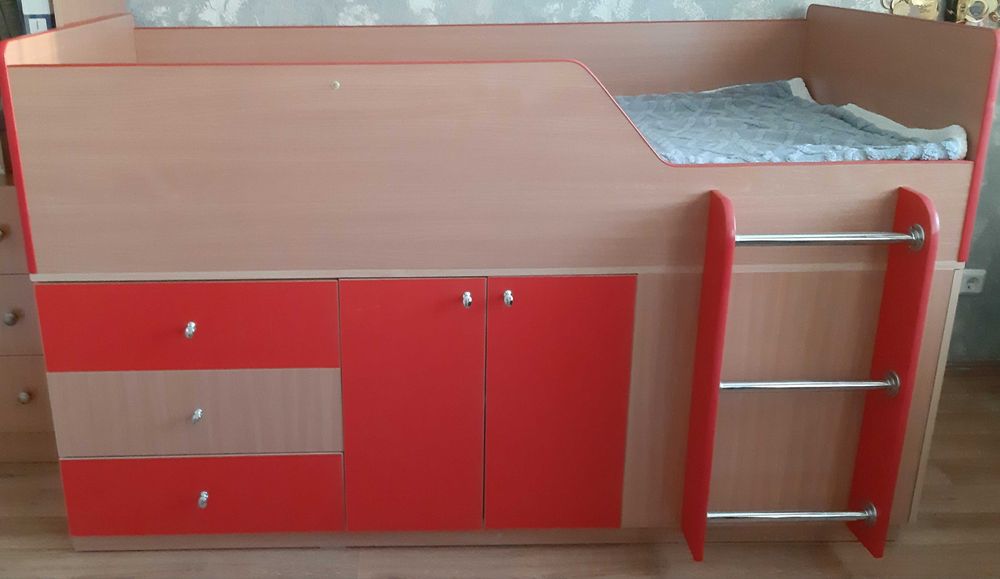 Кровать с системой хранения