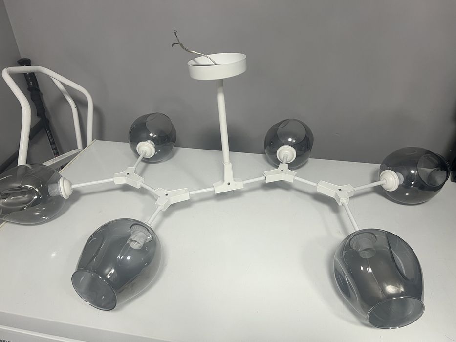 Продам люстру в отличном состоянии