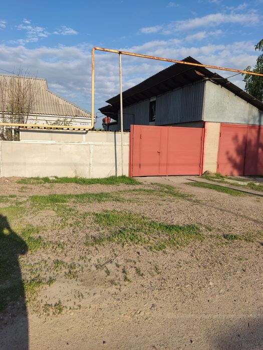 Продам дом  в пригороде