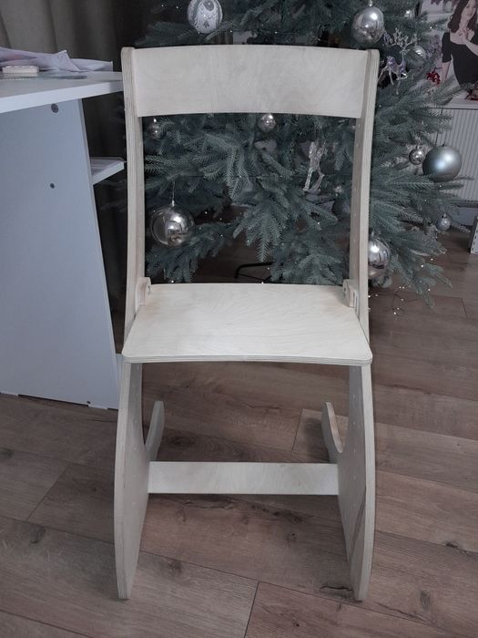 Продам стул трансформер дерево из фанеры высота регулируемый есть подн