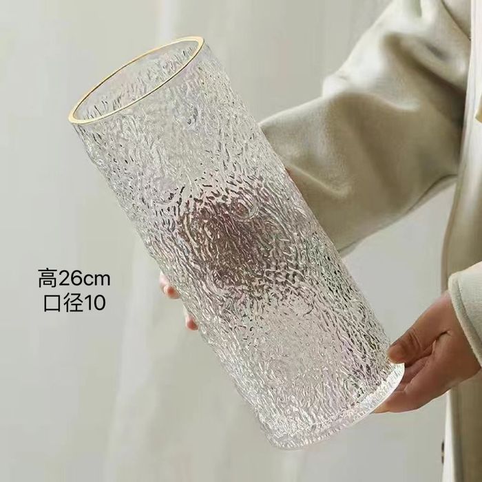 В наличии стеклянная ваза