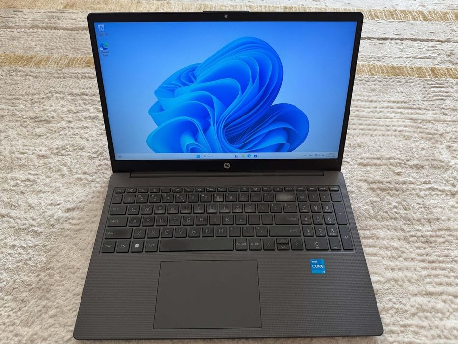 Laptop HP 250 G10, Intel Core i5-1335U pana la 4.6GHz, 15.6" Full HD, 8GB, SSD 512GB, Intel UHD Graphics, Windows 11 Pro, gri
