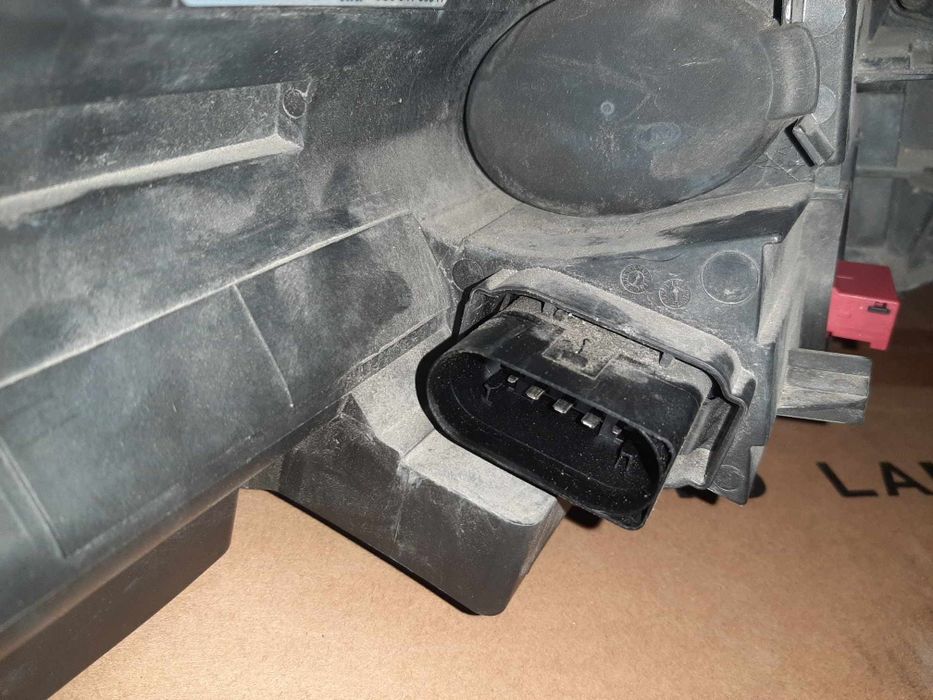 Ляв фар за Ауди Q3