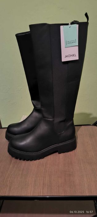 Vând cizme dama lungi