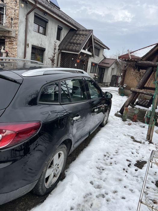 Renault Megane III Grandtour 1.5 dCi 110 CP Automat – 2011