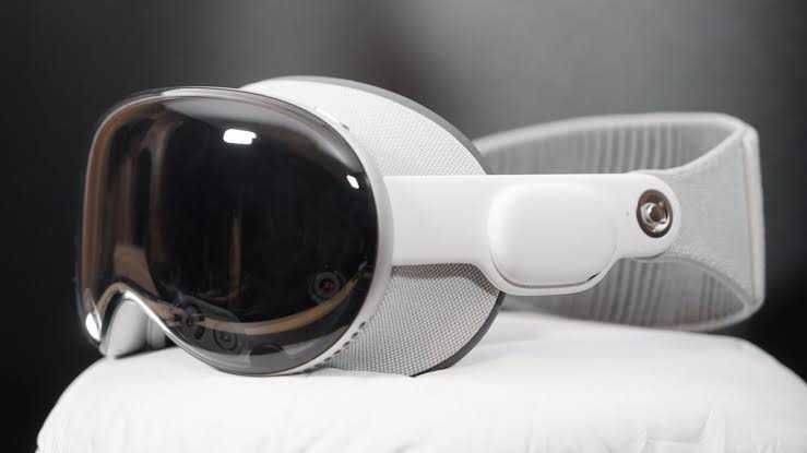 Apple Vision Pro [256 ГБ], полный комплект