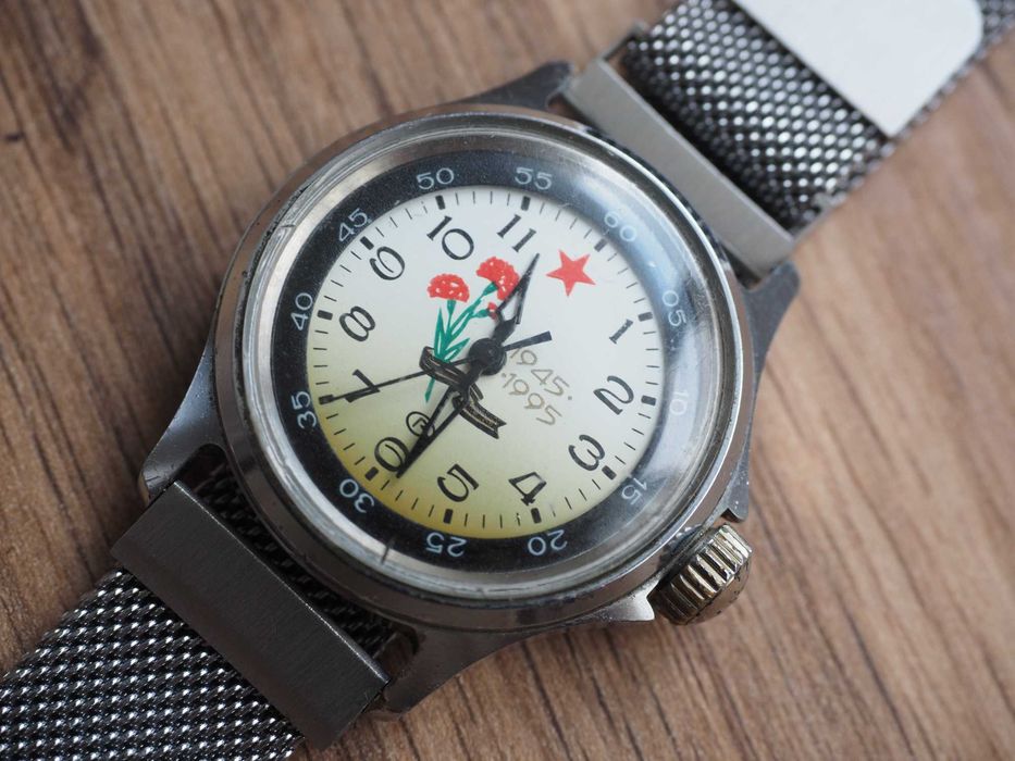 Ceas sovietic mecanic Vostok, 34 mm, unisex, rezist. la apă, cutie