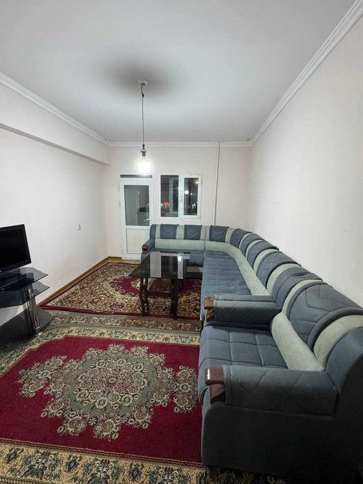 Gostinniy ugolok  + stol