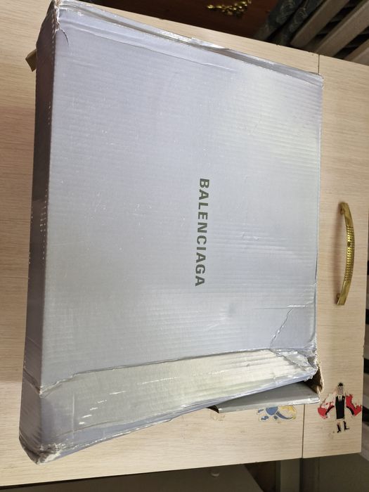 Продам кроссовка Balenciaga