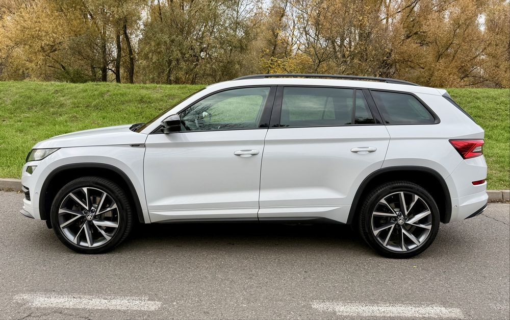 Skoda Kodiaq SportLine  generatia Noua 2.0 Tdi cu 200 cp 4x4 si DSG -masina Full - super intretinuta cu istoric complet service