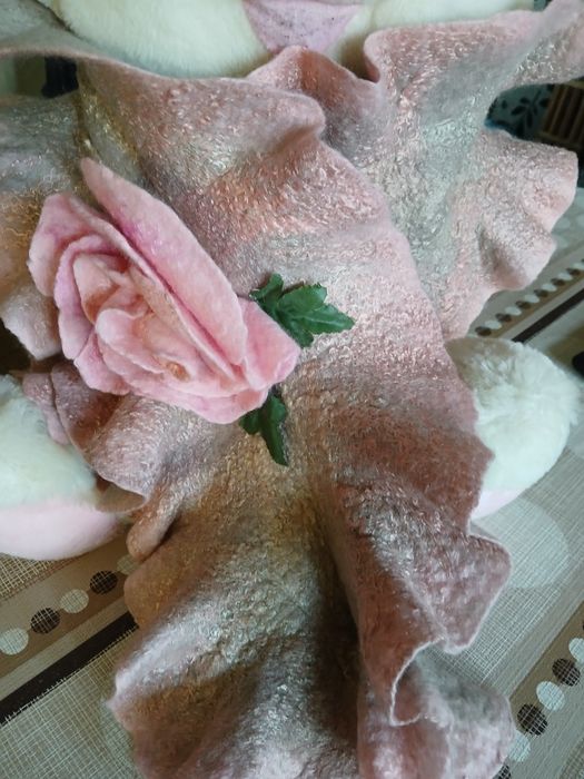 Красив дамски   шал, ръчна изработка