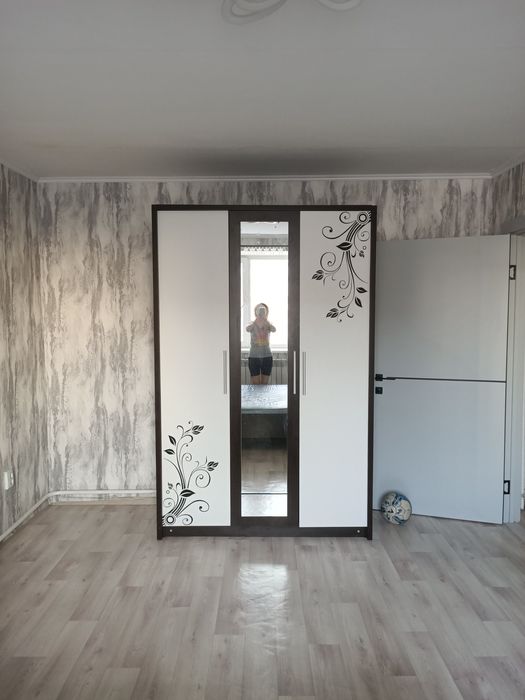 Мебель продам срочно.