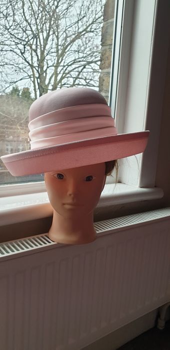 Palarie roz pentru nunți