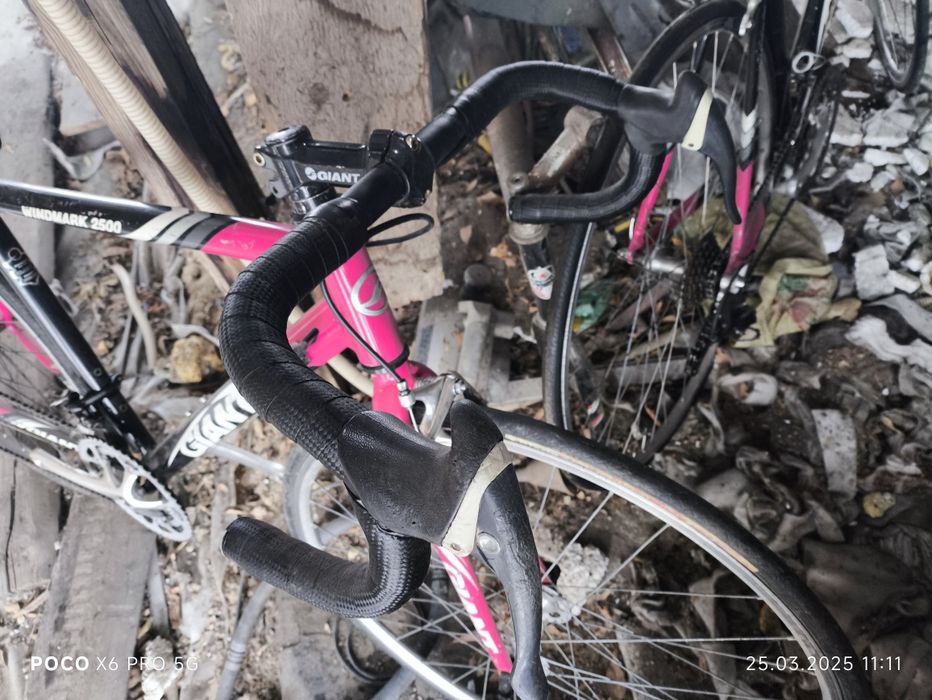 Продам шоссейный велосипед GIANT