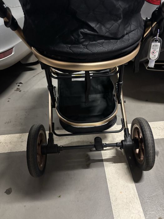 Carucior  bebe 3 in 1
