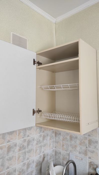 Шкаф для посуды с сушкой