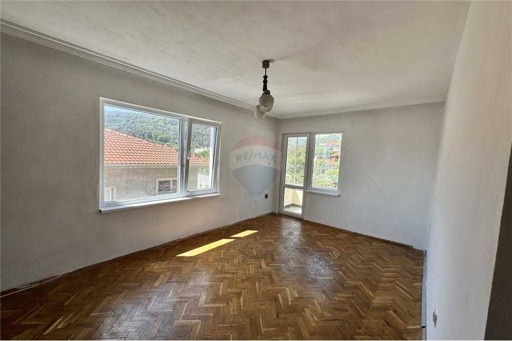 Продава се Етаж от къща в Шумен, Томбул джамия - 109 кв.м за 1264 €/кв.м - Снимка #7