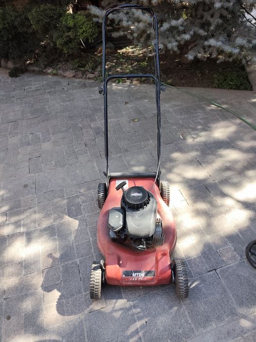 Газонокосилка бензиновая MTD 46