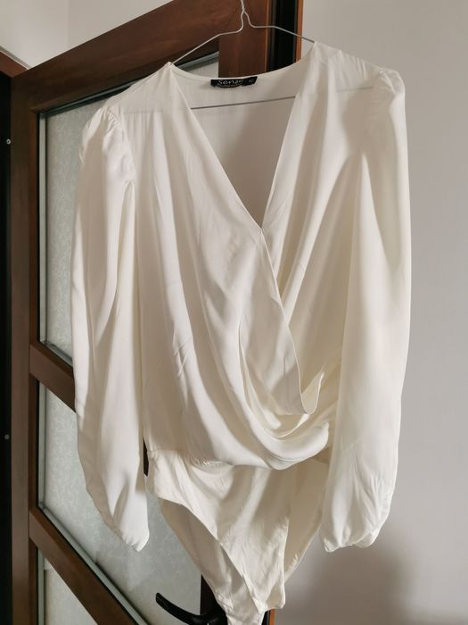 Bluza body  alb spre crem