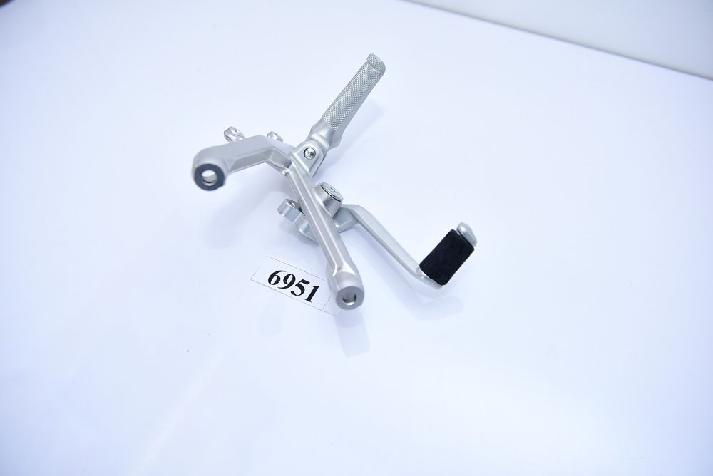 Suport scarita stanga pilot cu pedala schimbator  Ducati Panigale 899