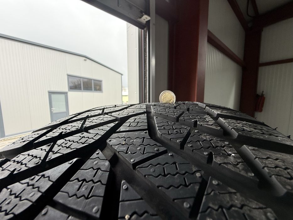 Чисто нови гуми YOKOHAMA Sport Paket – 21 цола (10/25 DOT)