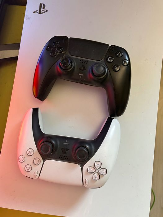 PS5 диск едишън + 2 джойстика