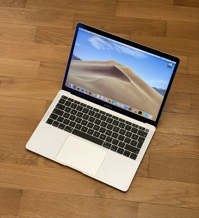 MacBook AIR 2020 Retina, 87 cycle count, 128 gb