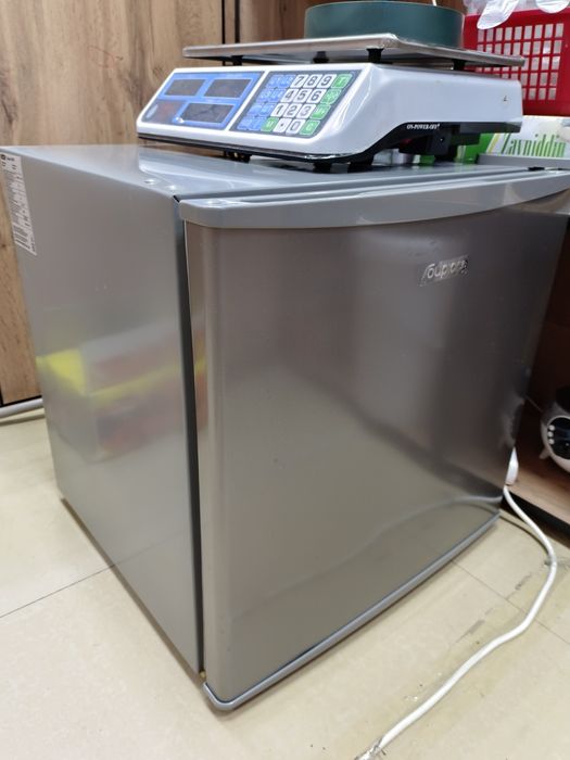 Продам мини холодильник Бирюса М 50