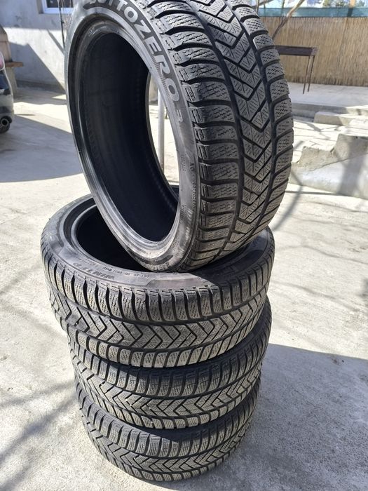 Anvelope 245 40 18 Pirelli Sottozero 3