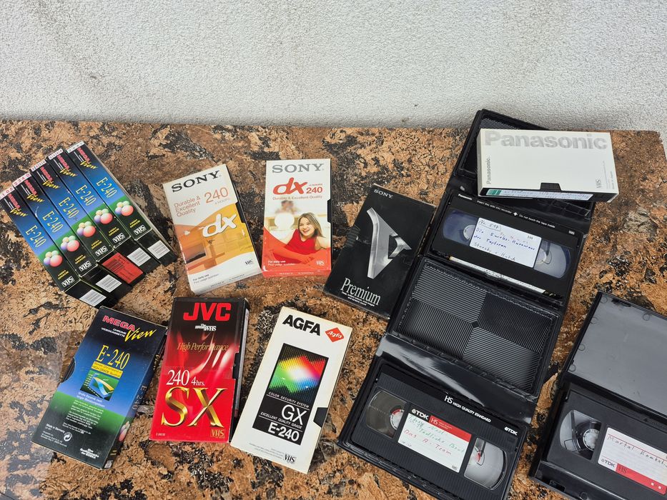 Vând colecție 15 casete originale,Sony,Agfa,Mega view 240 minute filme