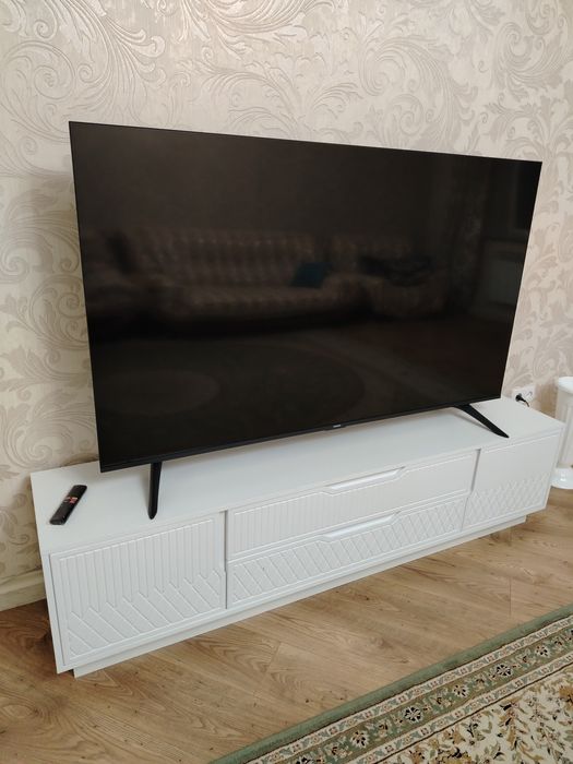 Продаётся телевизор Xiaomi и тумба