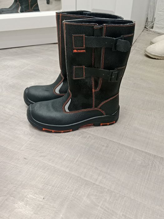 Зимние сапоги новые размеры 42