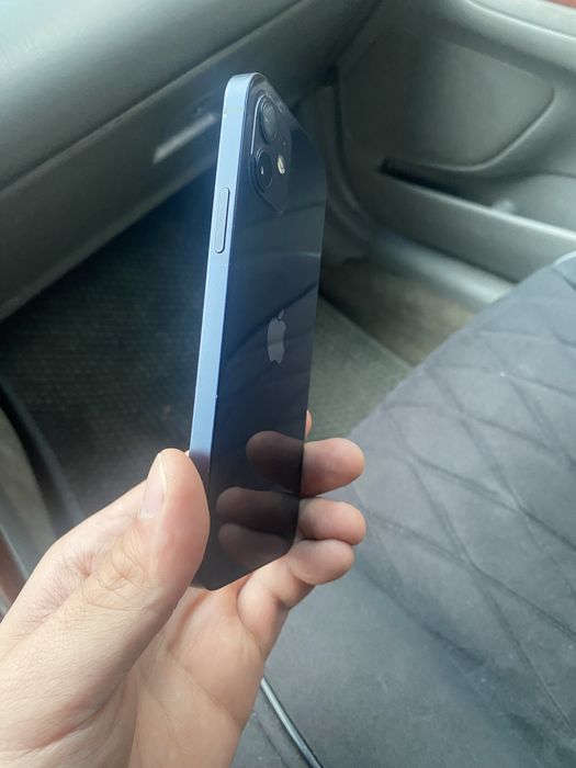 Продам айфон 12  iphone 12
