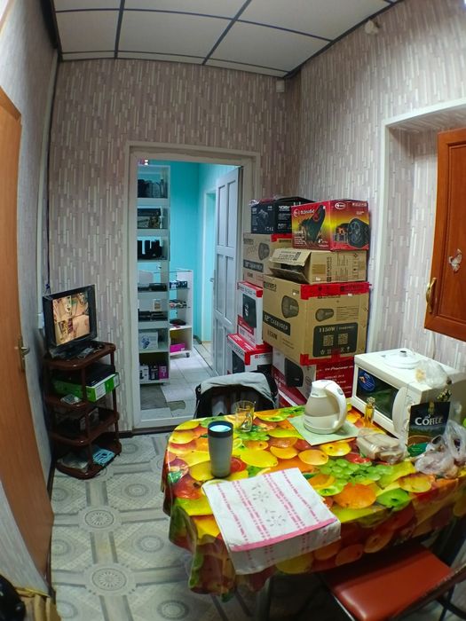 Продаётся ком.помещение магазин,бутик ,офис