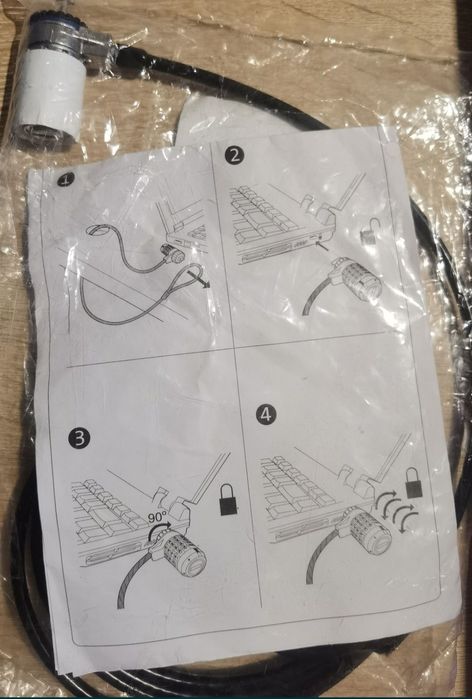 Заключващ механизъм за лаптоп