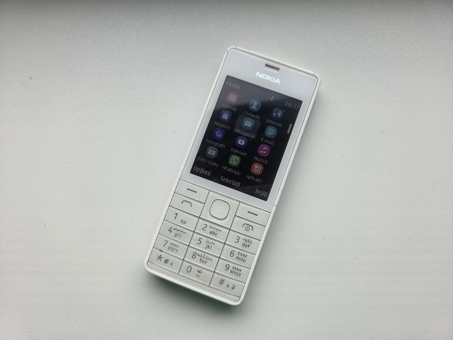 Nokia 515 - telefon simplu cu butoane