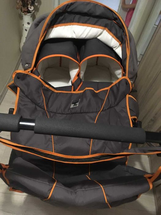 Продавам запазена количка за близнаци ZEKIWA